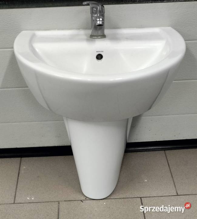 Umywalka z baterią syfonem i osłoną syfonu Stęszew