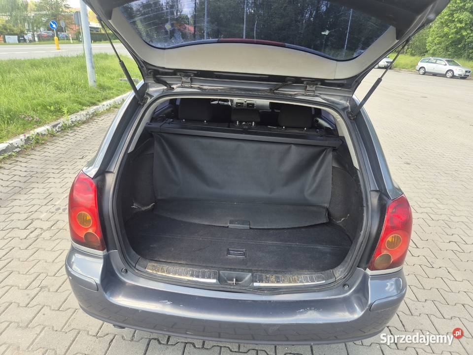 Toyota Avensis 16 benz 110 Sprawna KLIMA Jeden
