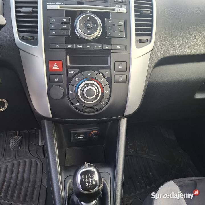 KIA VENGA 2010 14 BENZYNA Ludwin