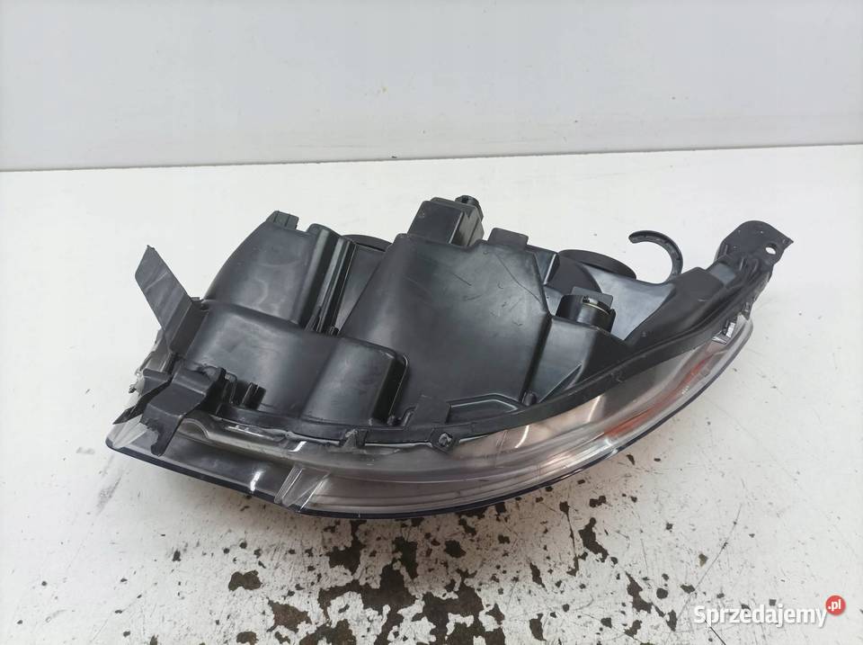 LAMPA PRZÓD PRAWA EU USZKODZONA Citroen DS4 I Rok produkcji 2015 świętokrzyskie