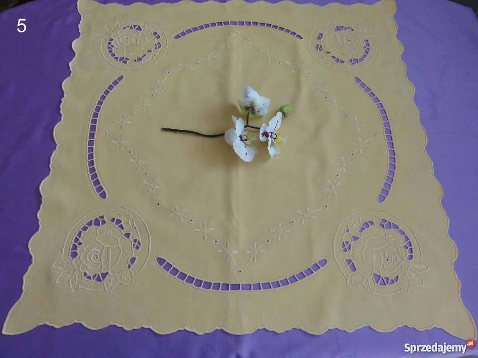 Serwetki kolorowe złote wyszywane haft Richelieu odcienie żółtego lubelskie Lublin