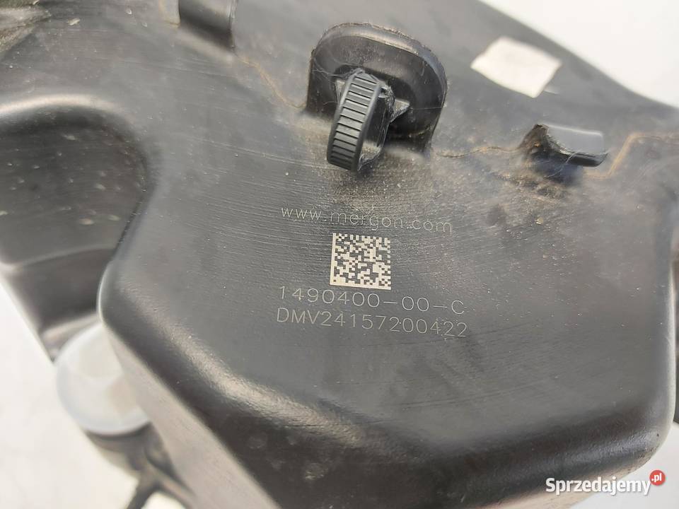 TESLA MODEL Y 2024r ZBIORNICZEK SPRYSKIWACZY sprzedam