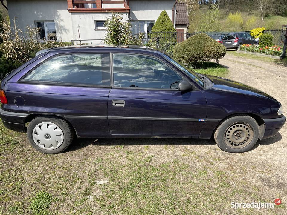 Opel astra F 14 benzyna 60 koni sprzedam
