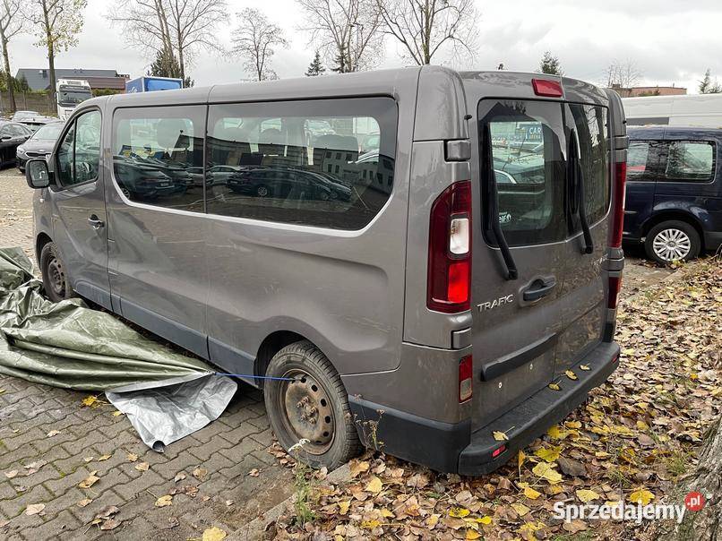 RENAULT TRAFIC 2017 159800 ccm 125 Trafic Warszawa