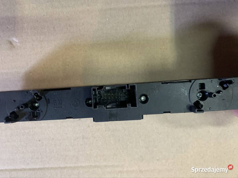 13100105 panel przełączników awaryjne opel astra Szczecin