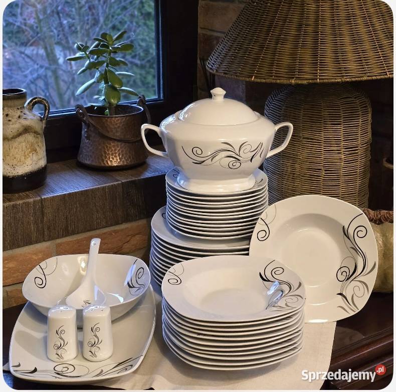 349 Zestaw obiadowy 43 elementy na 12 osób VC Zabrze sprzedam