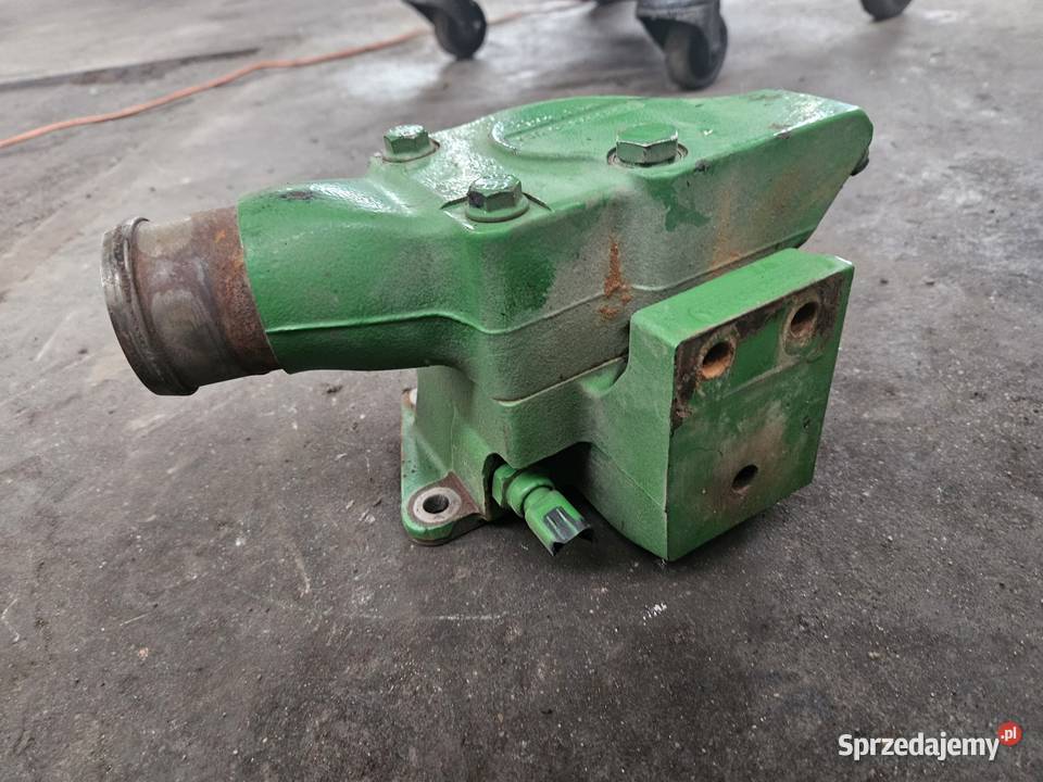 OBUDOWA TERMOSTATU R524028 John Deere 7280R 6090 Ignatki