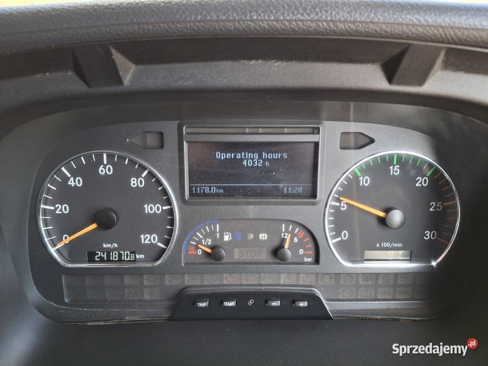 MercedesBenz Atego 1524 Zamiatarka FAUN Viajet