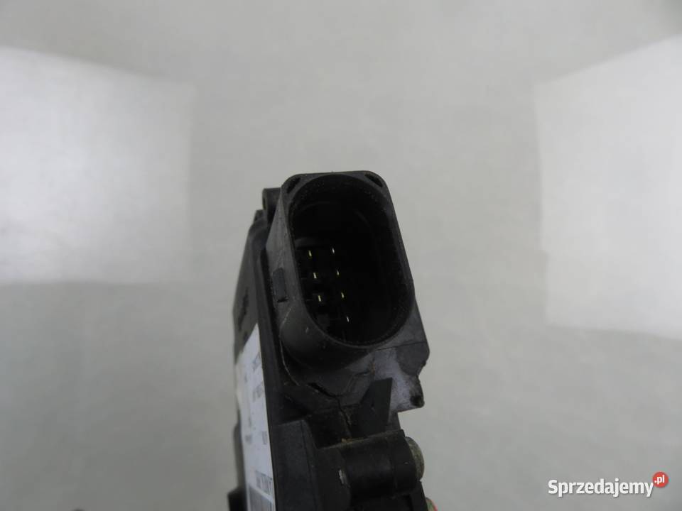 ZAMEK PRAWY PRZEDNI AUDI A4 B6 8E1837016C