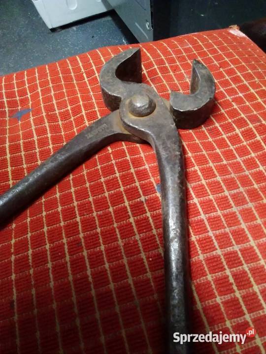 Stare duże kute Cęgi