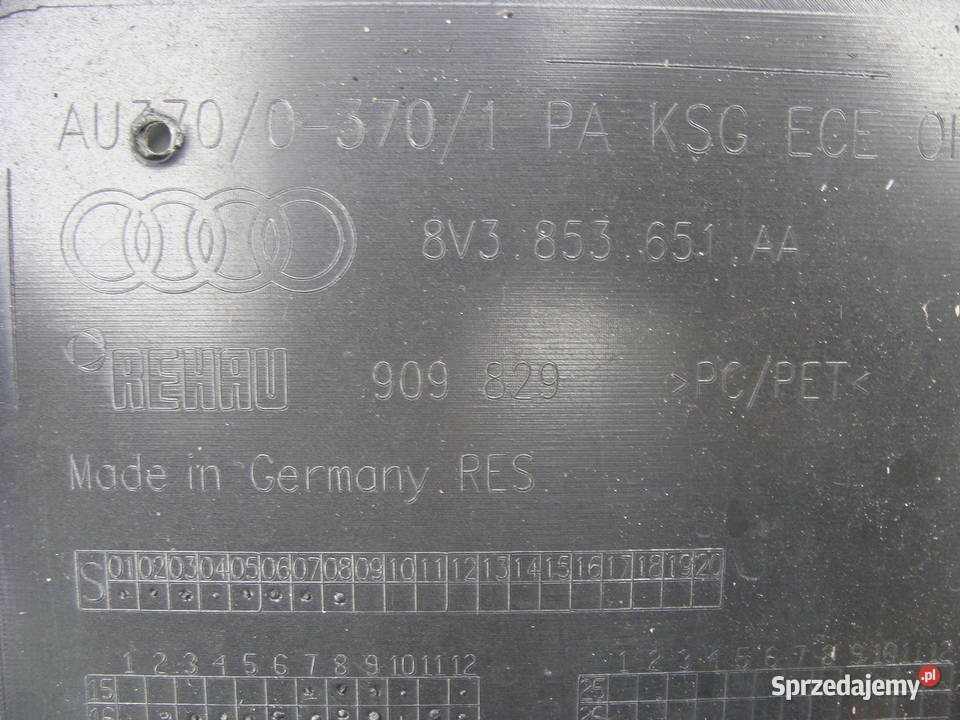 AUDI A3 3V GRILL ATRAPA CHŁODNICY 8V3853651AA