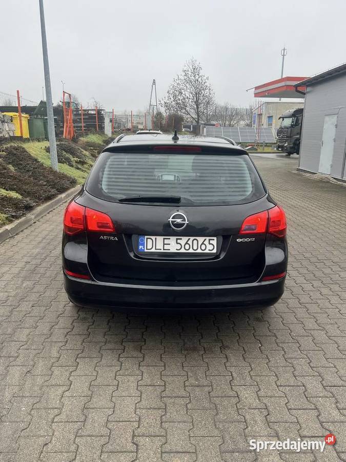Opel Astra J SportsTourer 17cdti 285640km Legnica