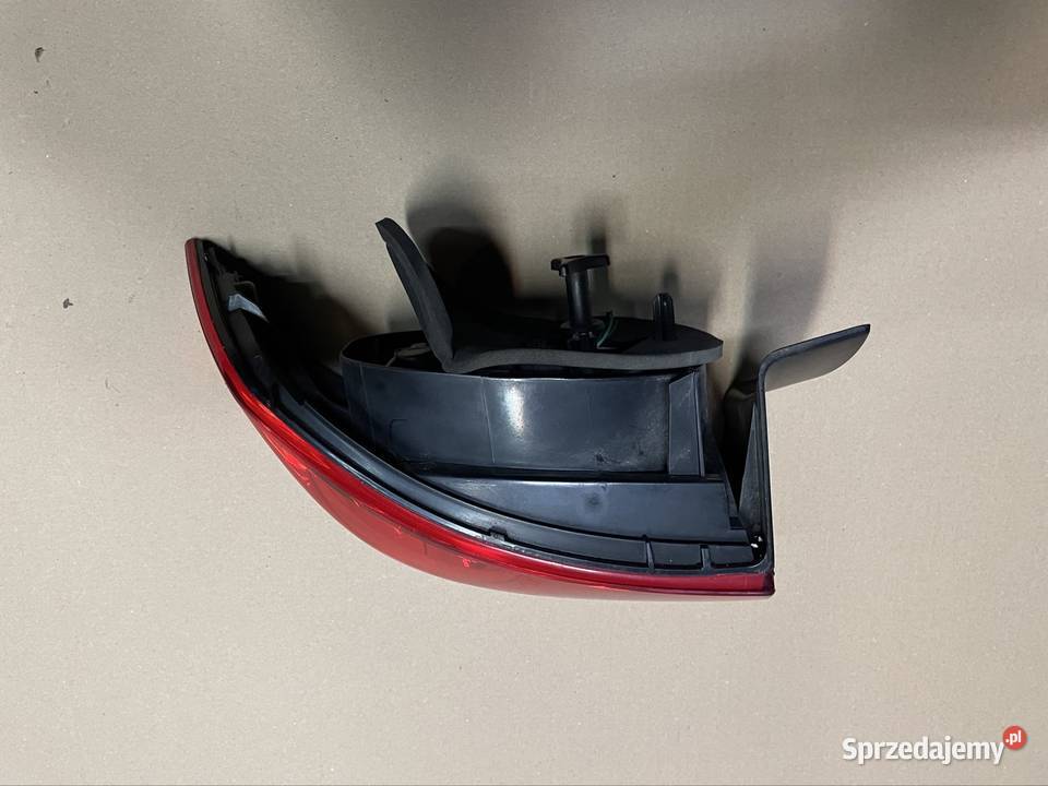 Lampa tył tylna lewa karoseria hatchback Renault Szczecin