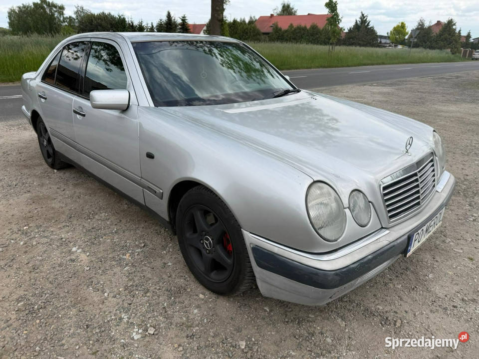 Mercedes E 200 gaz LPG zarejestrowany W210 Zbąszyń