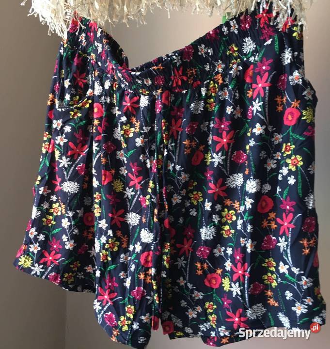 Spodenki do połowy udaprzed kolano UNI PLUS SIZE Kwiatki