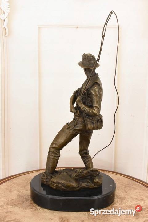 Wędkarz z Brązu Mężczyzna z Wędka Rybak Figura Kraków