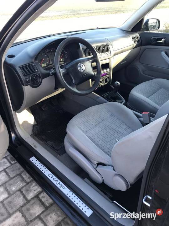 Volkswagen Golf 4 2002r radio Słaborowice