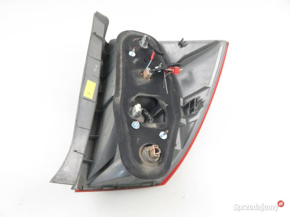 LAMPA LEWA TYLNA HONDA FRV BE