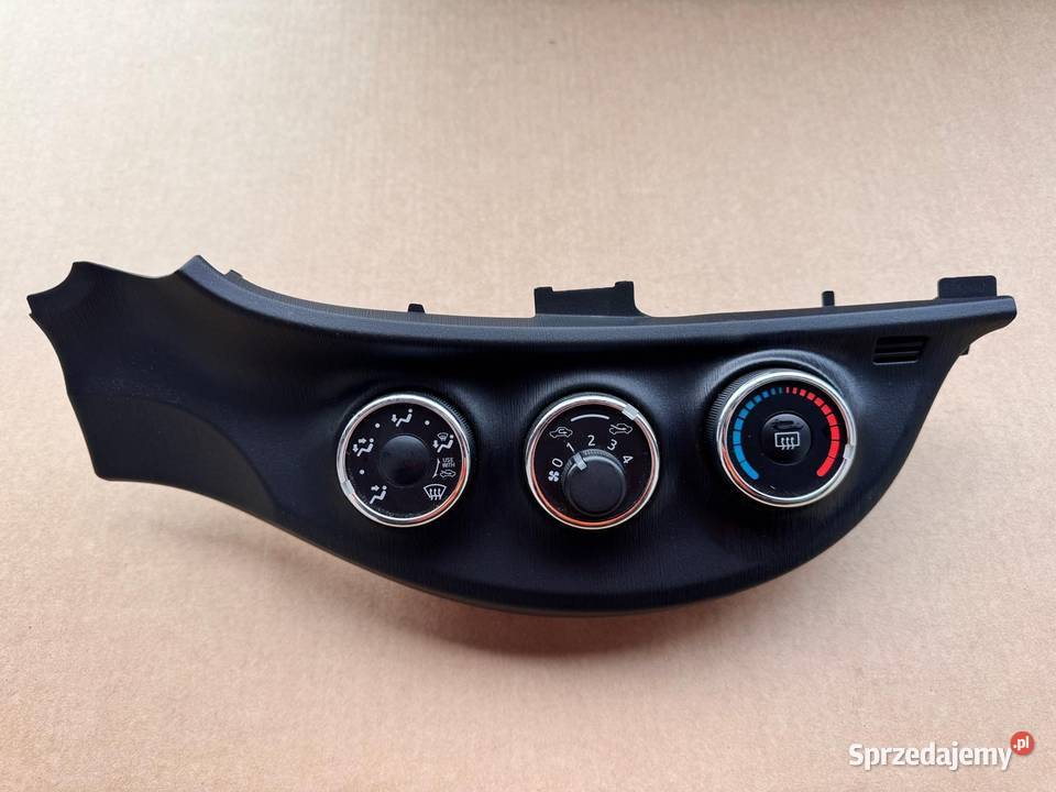 Panel klimatyzacji nawiewu Toyota Yaris III 1120 Brzesko sprzedam