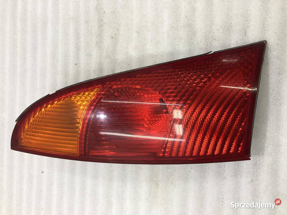 FORD FOCUS MK1 HATCHBACK LAMPA LEWY TYŁ osobowe
