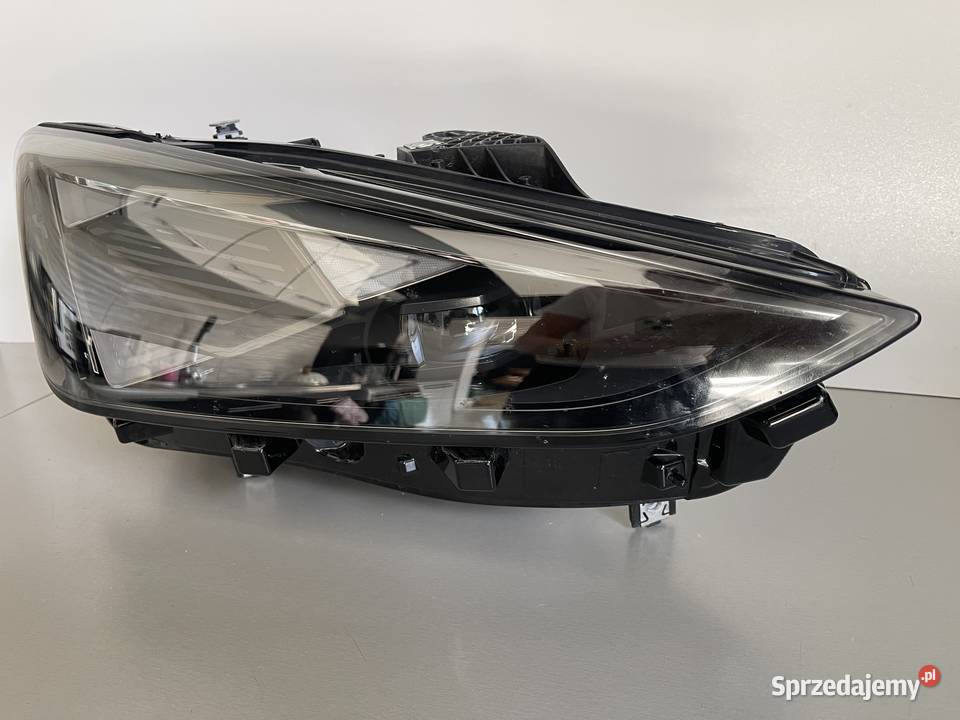 CUPRA FORMENTOR LIFT PRAWA LAMPA FULL LED Ostroróg