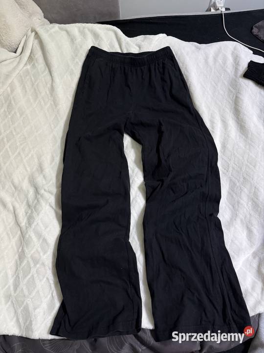 Dresy Bershka czarne szerokie z szeroką nogawką Bershka Spodnie Dębniak