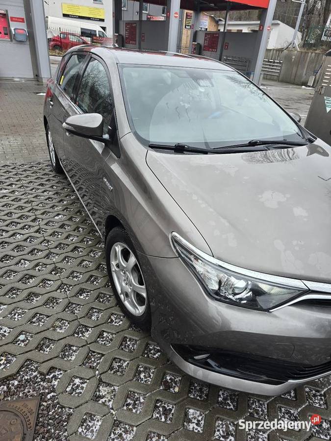 Sprzedam używaną Toyota Auris hybryd Wałbrzych