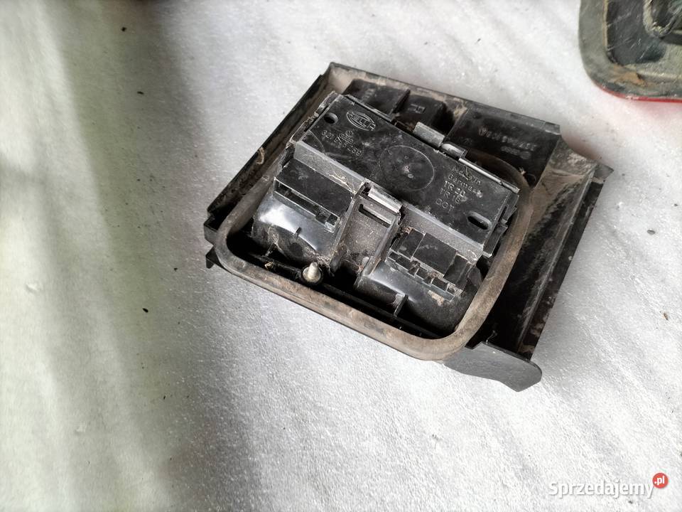 vw PASSAT B3 LAMPA TYŁ TYLNA KLAPA lubelskie Kamień-Kolonia