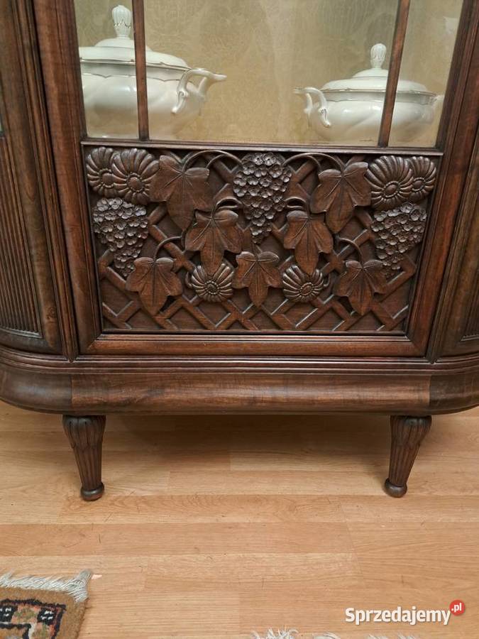 Piękna owalna witryna neorenesans Meble Myślibórz