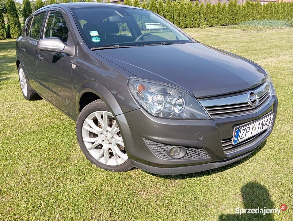 Opel Astra 18 140 Sport bezwypadkowy książka klimatyzacja