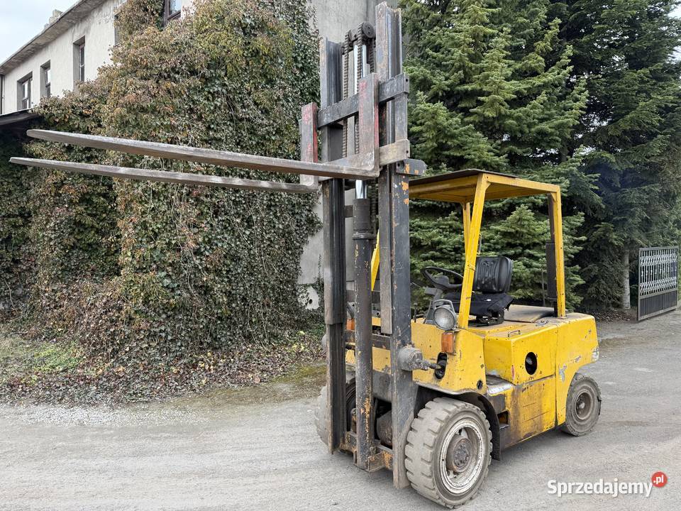 Wózek widłowy BUGAR 35 tony Perkins 4 cylindrowy