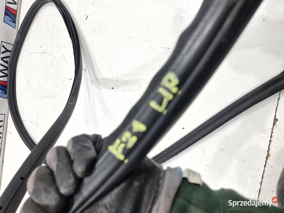 BMW F21 USZCZELKA DRZWI LEWY PRZÓD ORYGINAŁ Karoseria