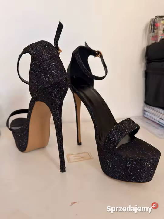 Szpilki w kolorze czarnym obcas 16 Świdnica