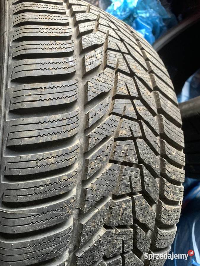 Opony zimowe Hankook 24535 R20