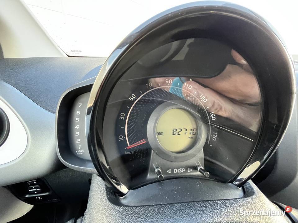 Toyota Aygo 10 VVTi Black Edition biały Świdnica