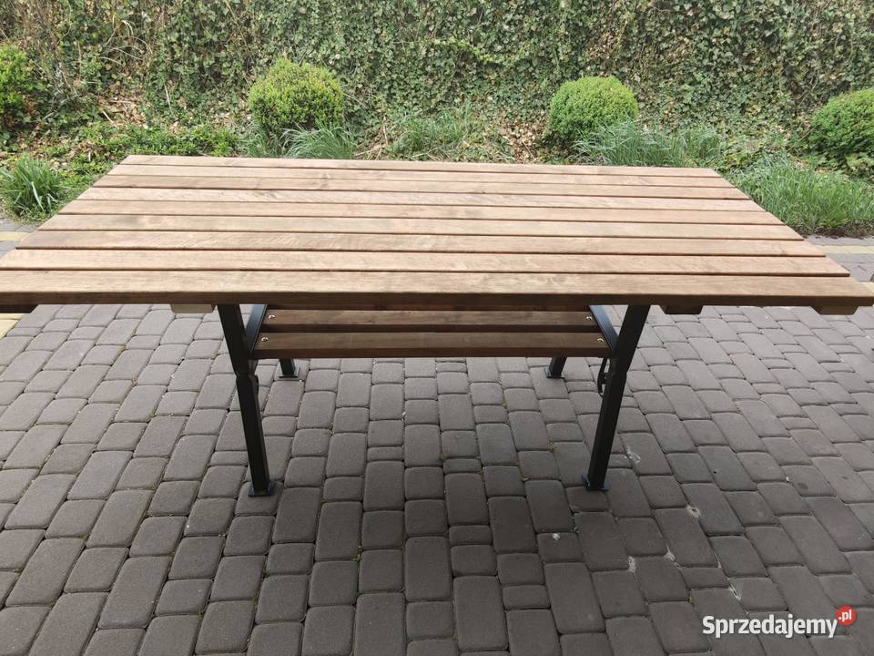 Stół ogrodowy