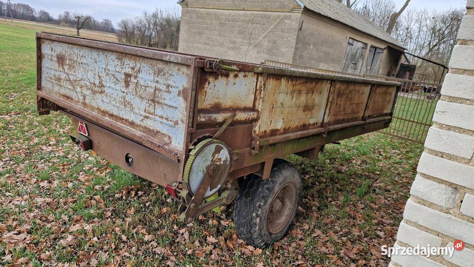 Rozrzutnik przyczepa do remontu