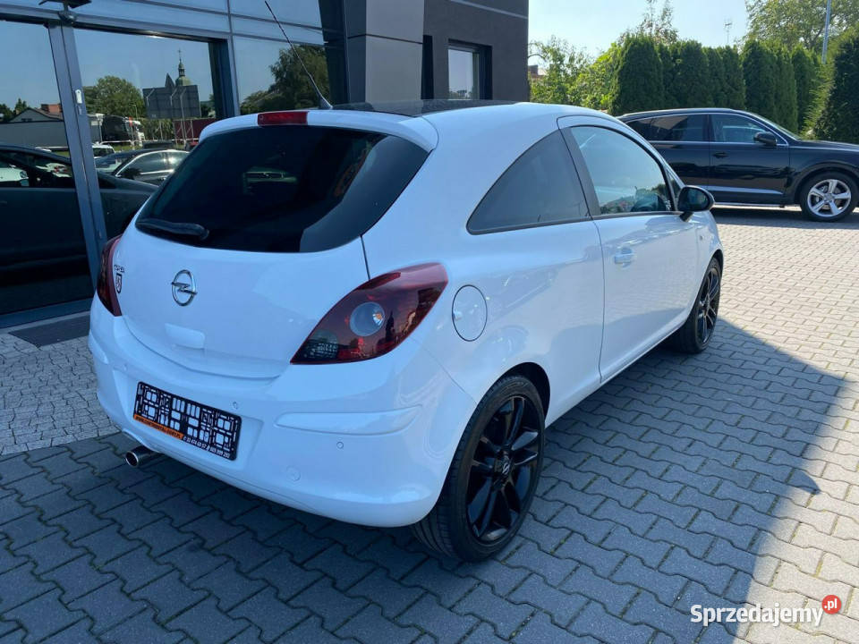 Opel Corsa multifunkcja podgrz kier fot benzyna