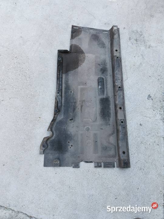 Osłona płyta podwozia prawa AUDI A6 C7 4G0825208 osobowe Zagórowa