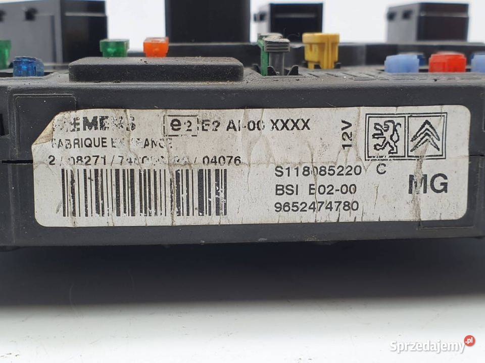 SKRZYNKA BEZPIECZNIKÓW PEUGEOT 206 9652474780 Lipno