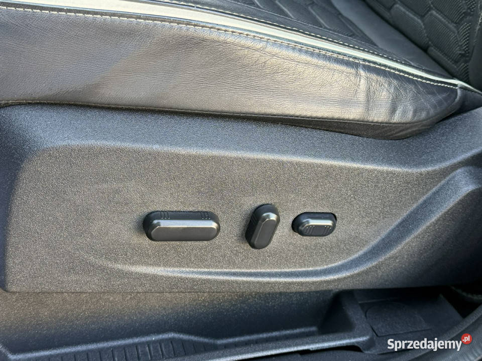 Ford Kuga 20TDCi 180 lakier metallic Węgrów