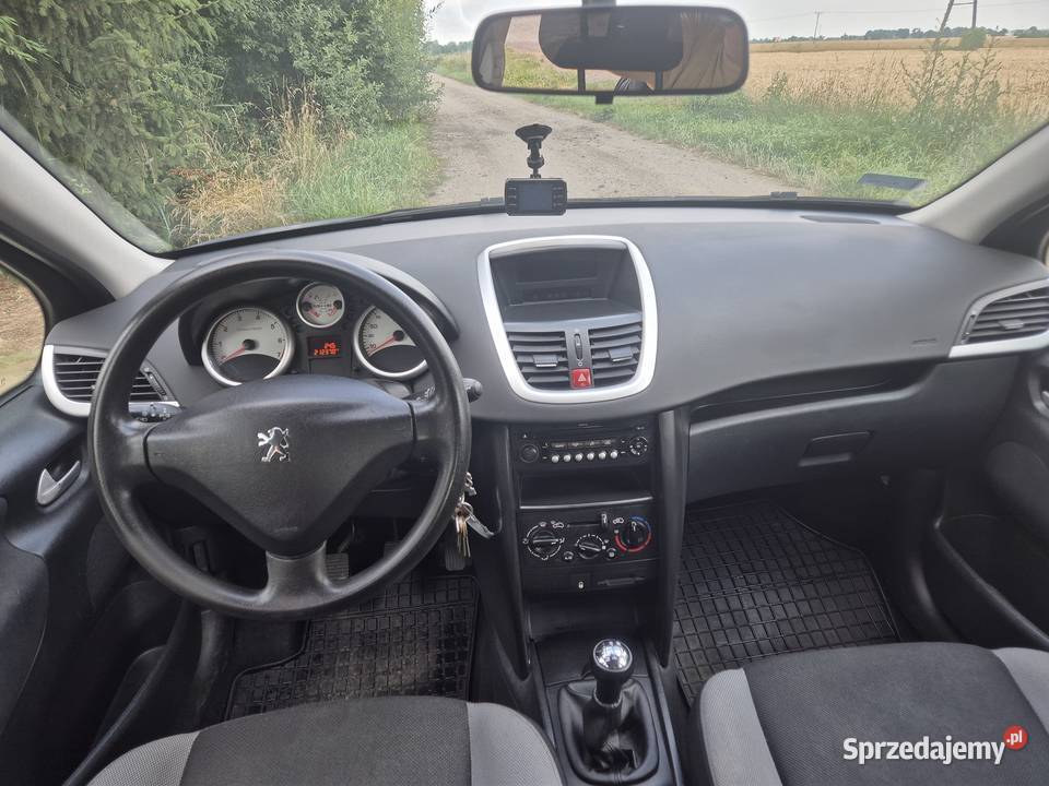 Peugeot 207 14 8V 75 trwały prosty 2009 5 Legnica