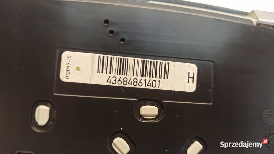 BMW 7 G11 LAMPKA PODSUFITKI 6848614