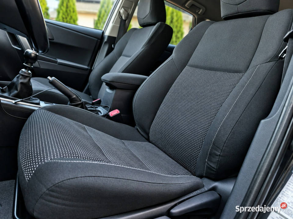 Toyota Auris II 2012 Auris Sadlno