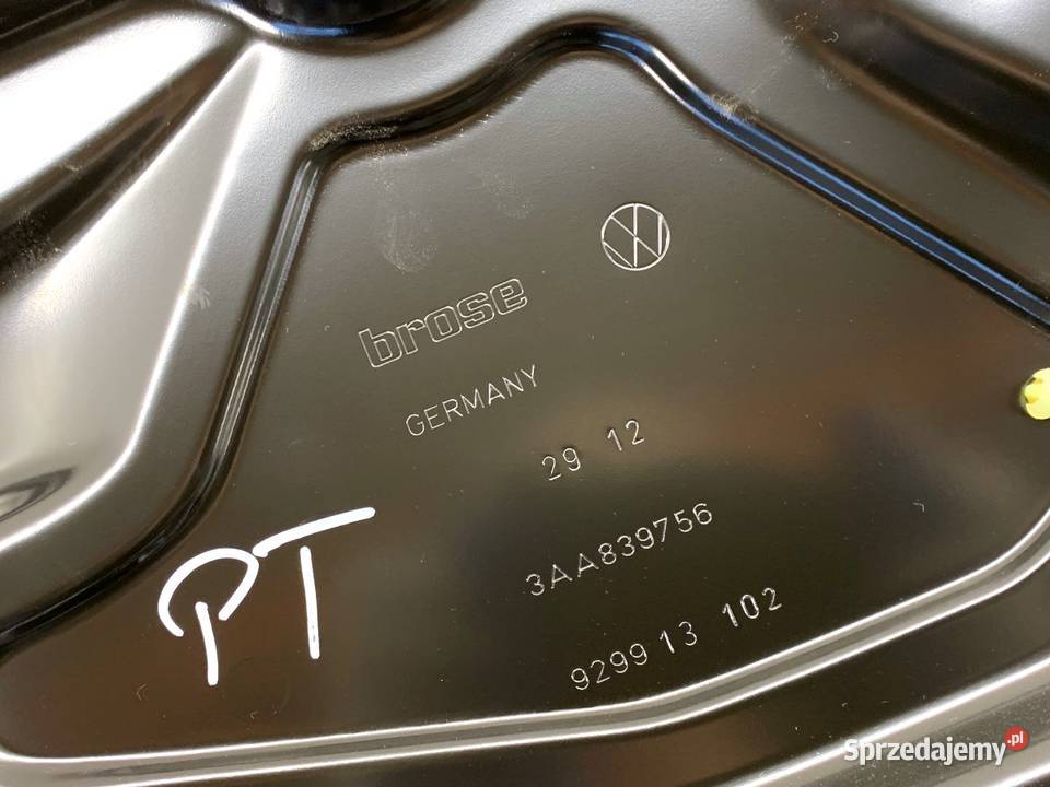 PODNOŚNIK SZYBY PRAWY TYŁ VW PASSAT B7 3AA839756