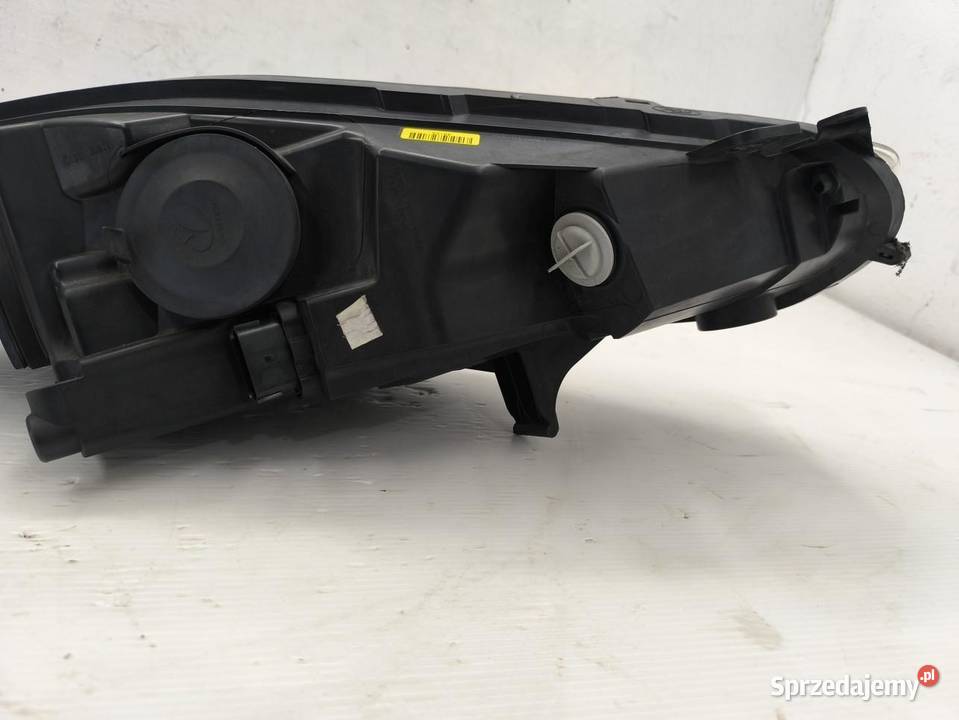 LAMPA LEWY PRZÓD FORD FIESTA MK7 LIFT Lampy przeciwmgielne sprzedam
