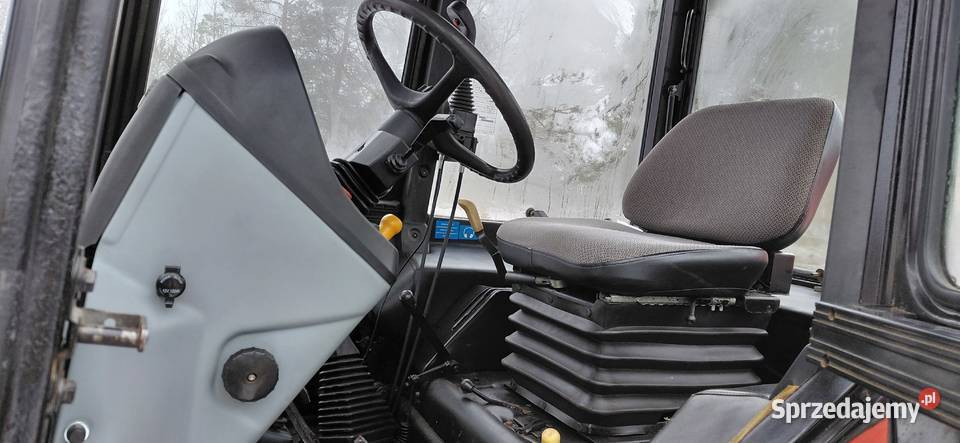 Ciągnik rolniczy Belarus 821