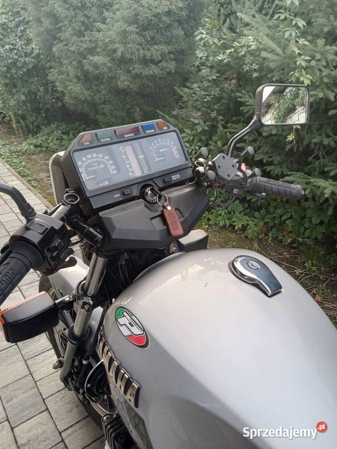 Klasyczna Yamaha z 1983r sportowy Trawniki