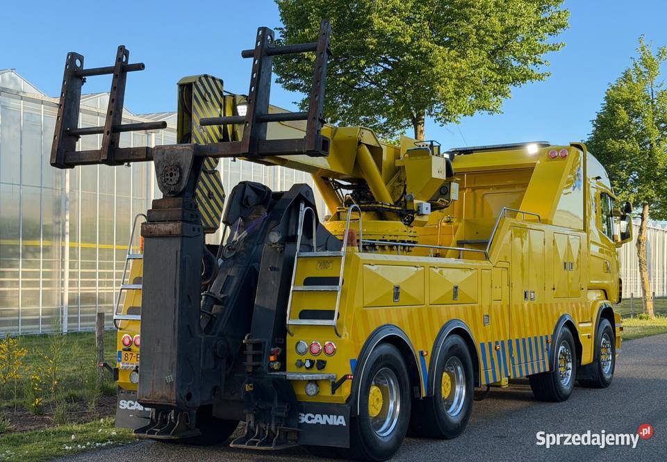 Holownik 8x4 Scania pomoc drogowa