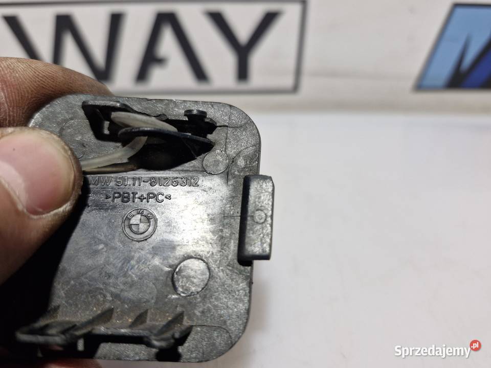 BMW E38 ZAŚLEPKA HAKA ZDERZAKA PRZÓD 8125312 Listwy i nakładki dolnośląskie